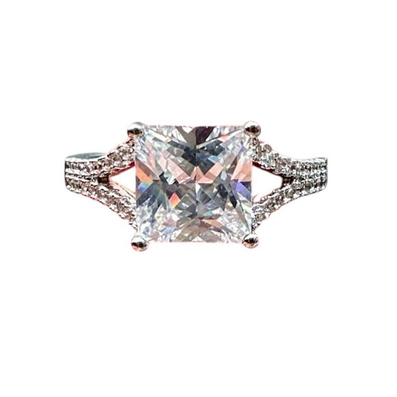 NEW Stunning Prong Set Princess Cut Crystal CZ Clear Stone White Gold Ring Sz 8 - Picture 1 of 10